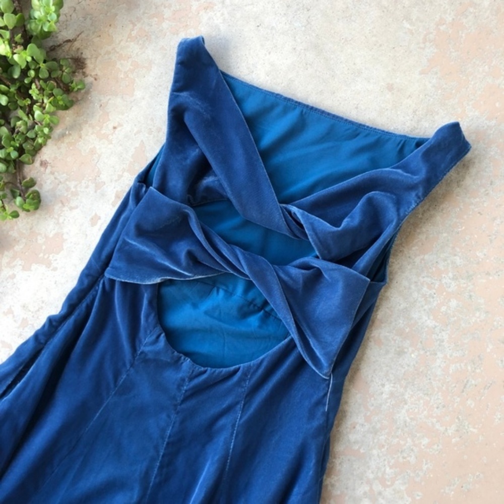 Gal Meets Glam Christine Velvet Dress, Fir Green - Picture 4 of 6